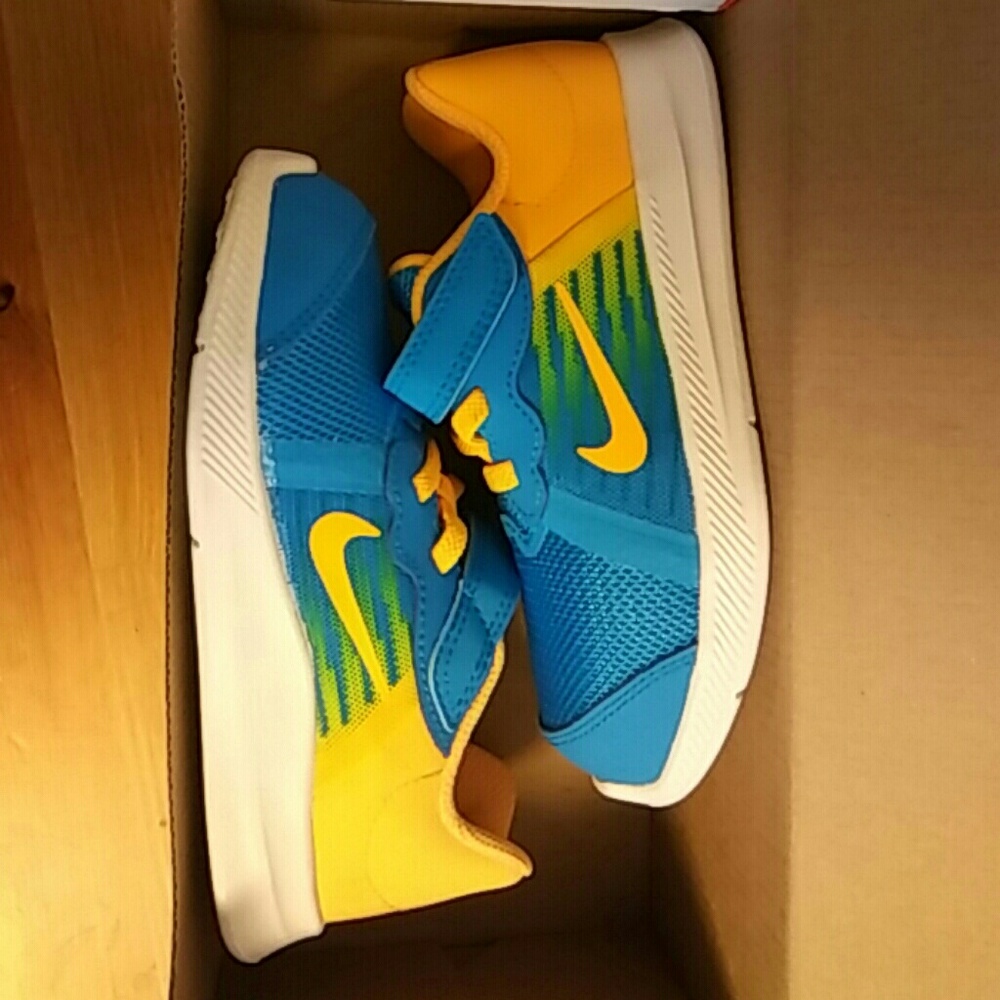 NWB Nike downshifter 8 fade (tdv) kids shoes